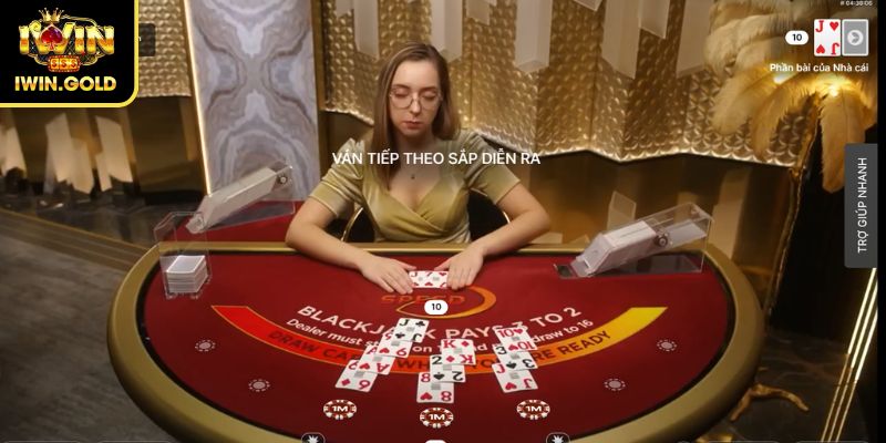 Cách Chơi Xì Dách Luôn Thắng Cho Người Mới & Cao Thủ Từ IWIN 2 Quan sát lối đánh của hệ thống